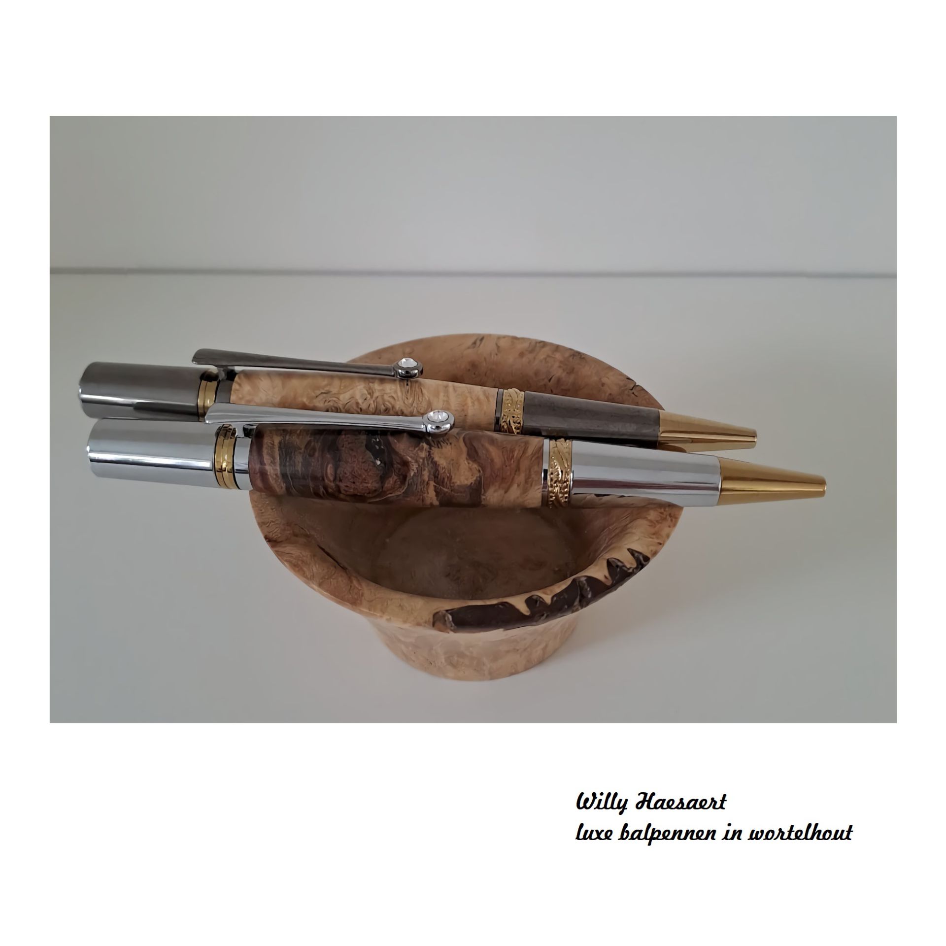 Luxe balpennen in wortelhout gemaakt door Willy Haesaert
