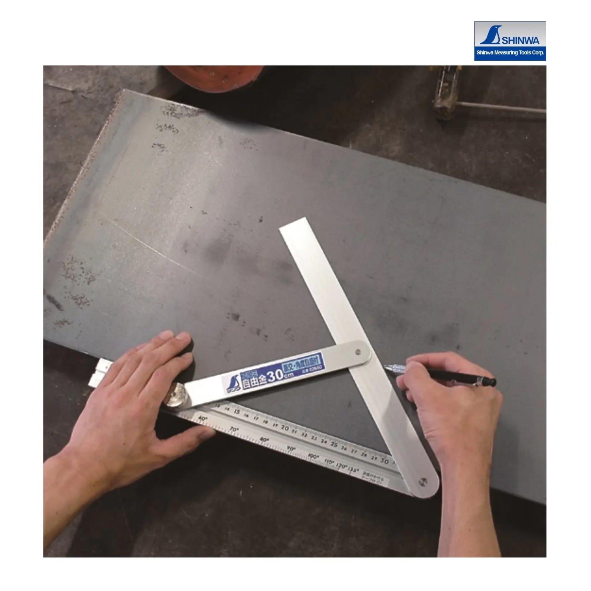 Shinwa zweihaak 300 mm met hoekschaal.