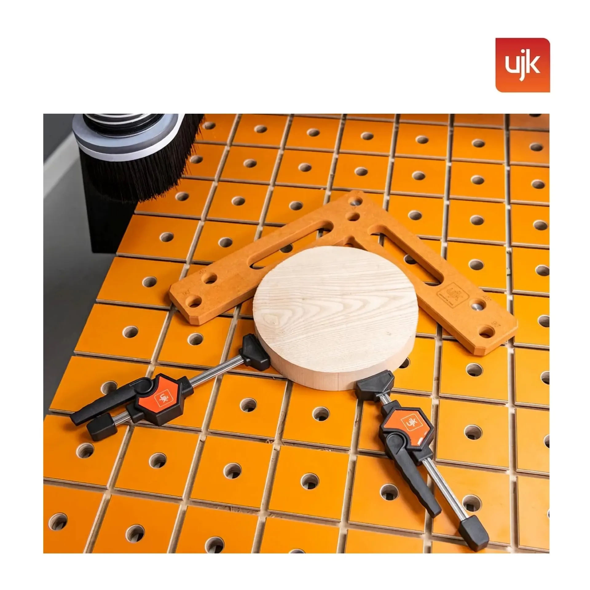 UJK horizontal quick clamps.