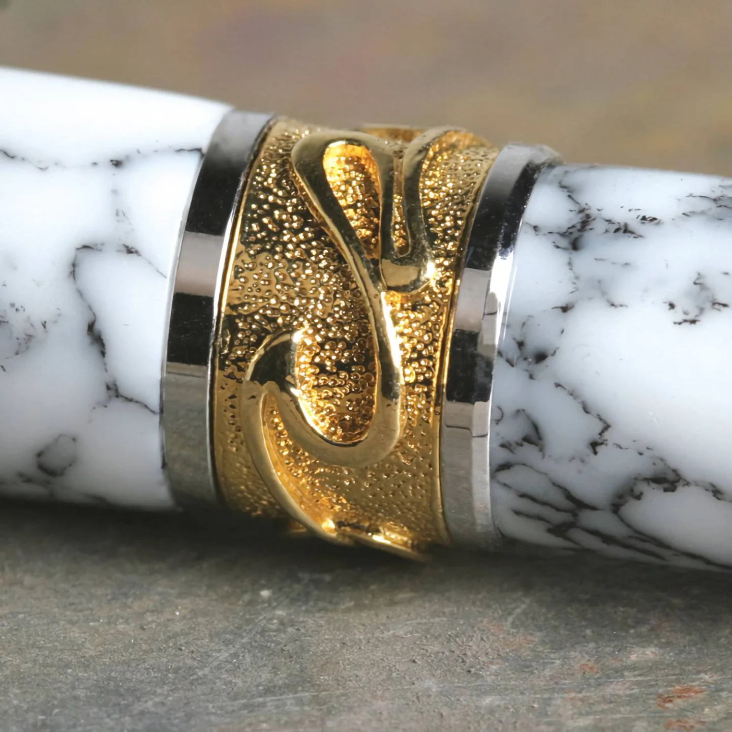 nouveau-sceptre-center-ring.